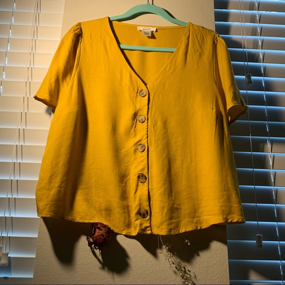 COPY - MUSTARD urban romantics button down top - Picture 1 of 3